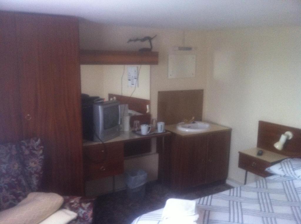 The Black Horse Inn Мейдстон Номер фото